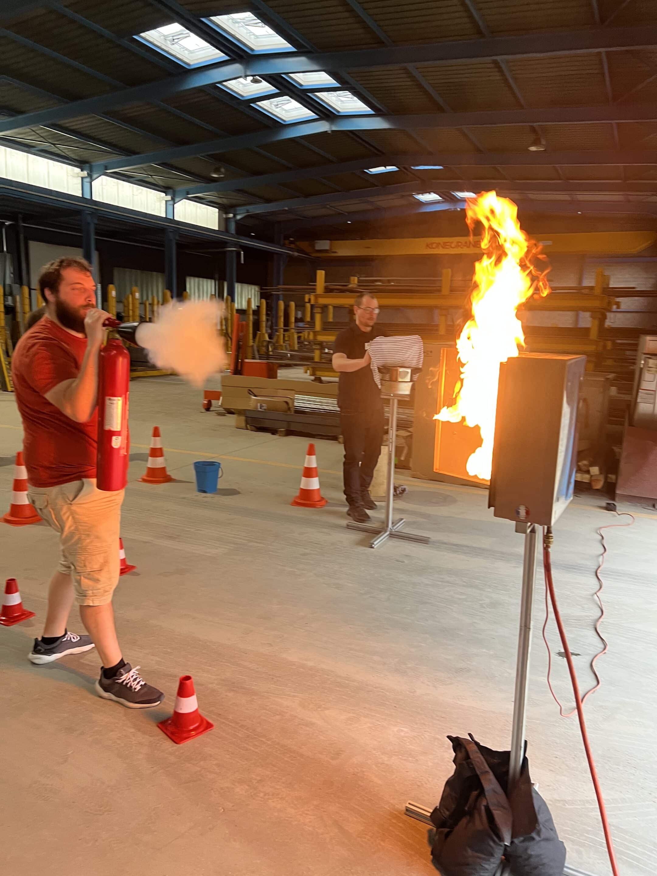 Incendie EPI Manipulation d'extincteurs 