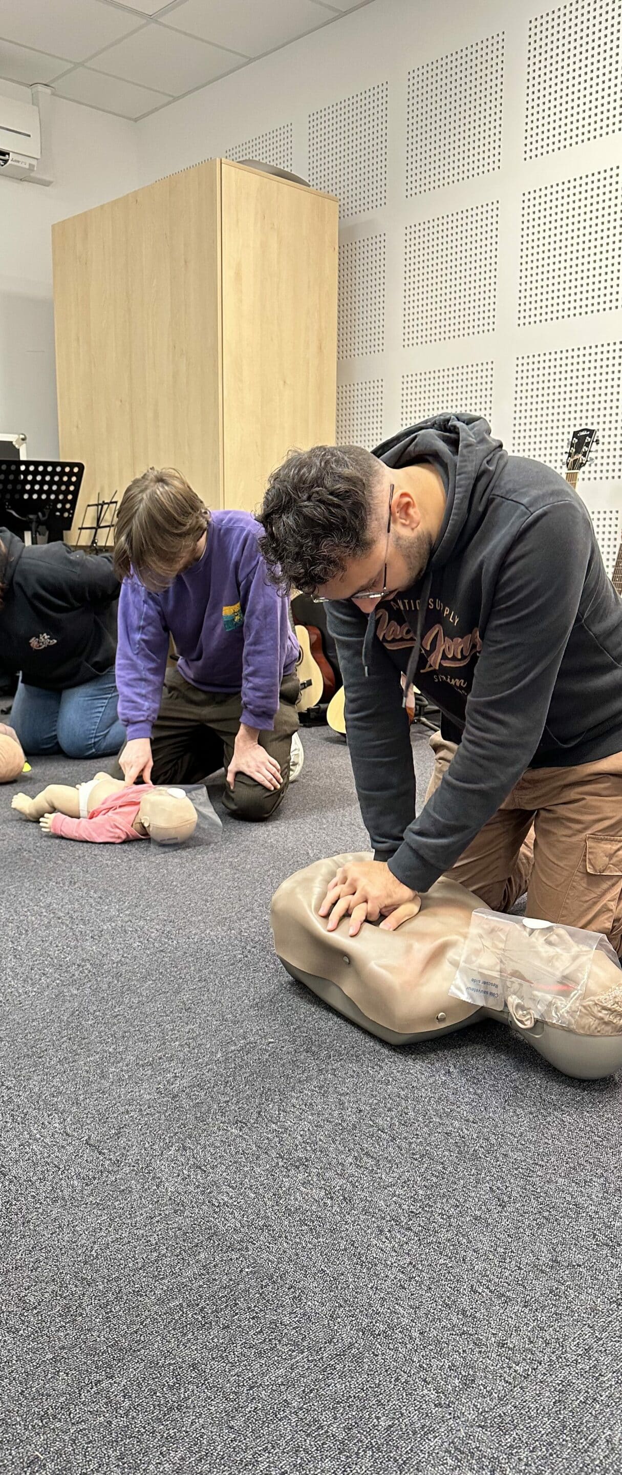 Safetyday secourisme 
Comprendre le massage cardiaque 
